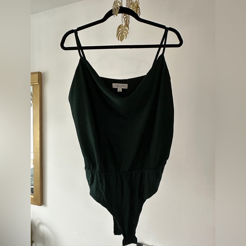 She + Sky Boutique Emerald Green body suit large